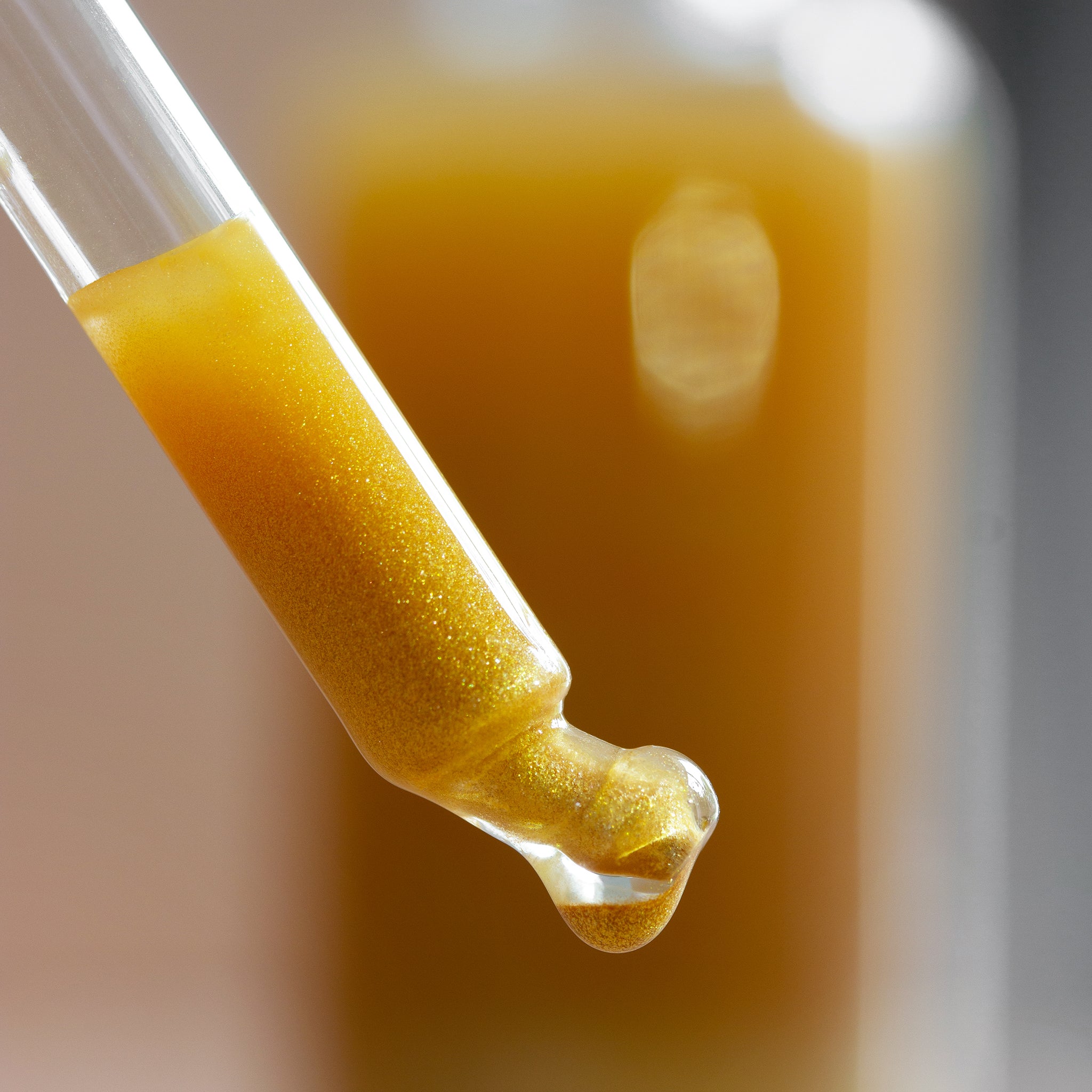 No17 Therapy Aurum Shimmer Body Oil Økologisk Abrikos kerneolie 3